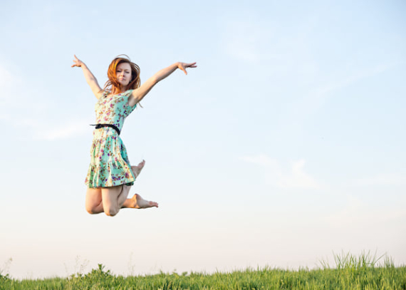 ALLES wat er op je pad komt, is daar DOOR jou en VOOR jou! Niet als: door jouw schuld! Maar als: bewust of onbewust door jou gemanifesteerd!