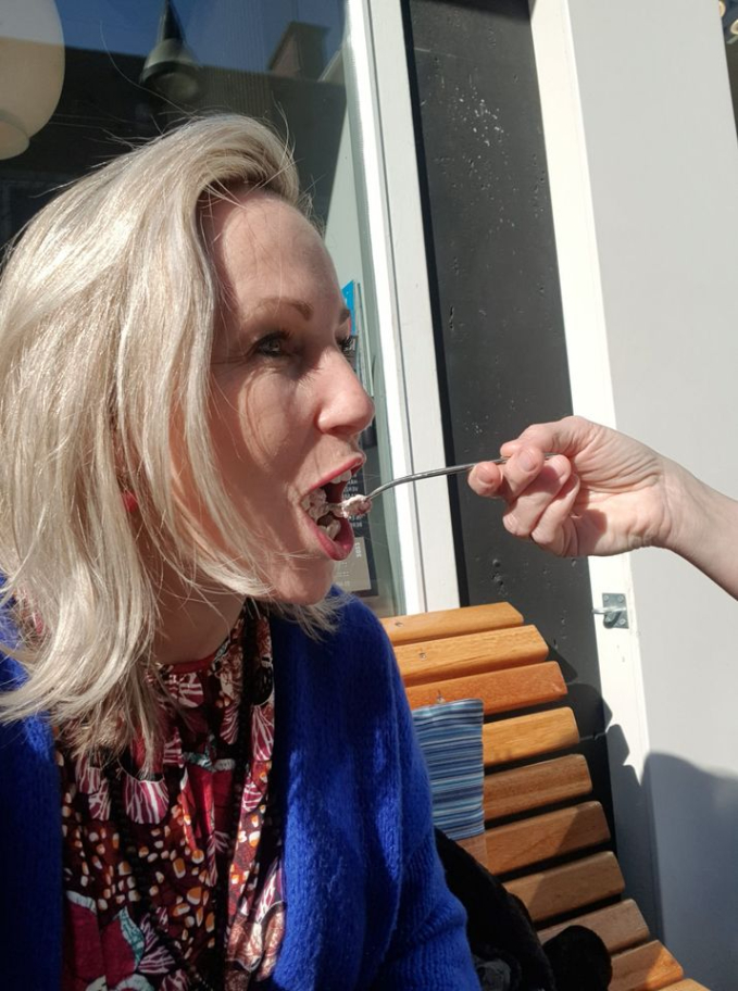 IS LIEFDE MAAKBAAR VOLGENS JOU?Een kwestie van “swipen” tot die dikke tien in je leven komt? IS LIEFDE MAAKBAAR VOLGENS JOU?Een kwestie van “swipen” tot die dikke tien in je leven komt?